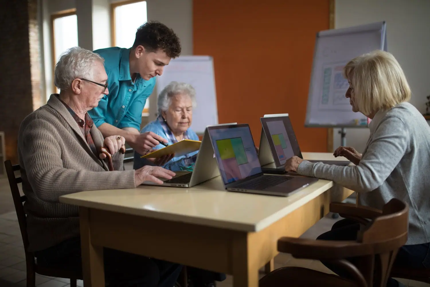 Inteligentne rozwiązania dla seniorów: technologie asystujące