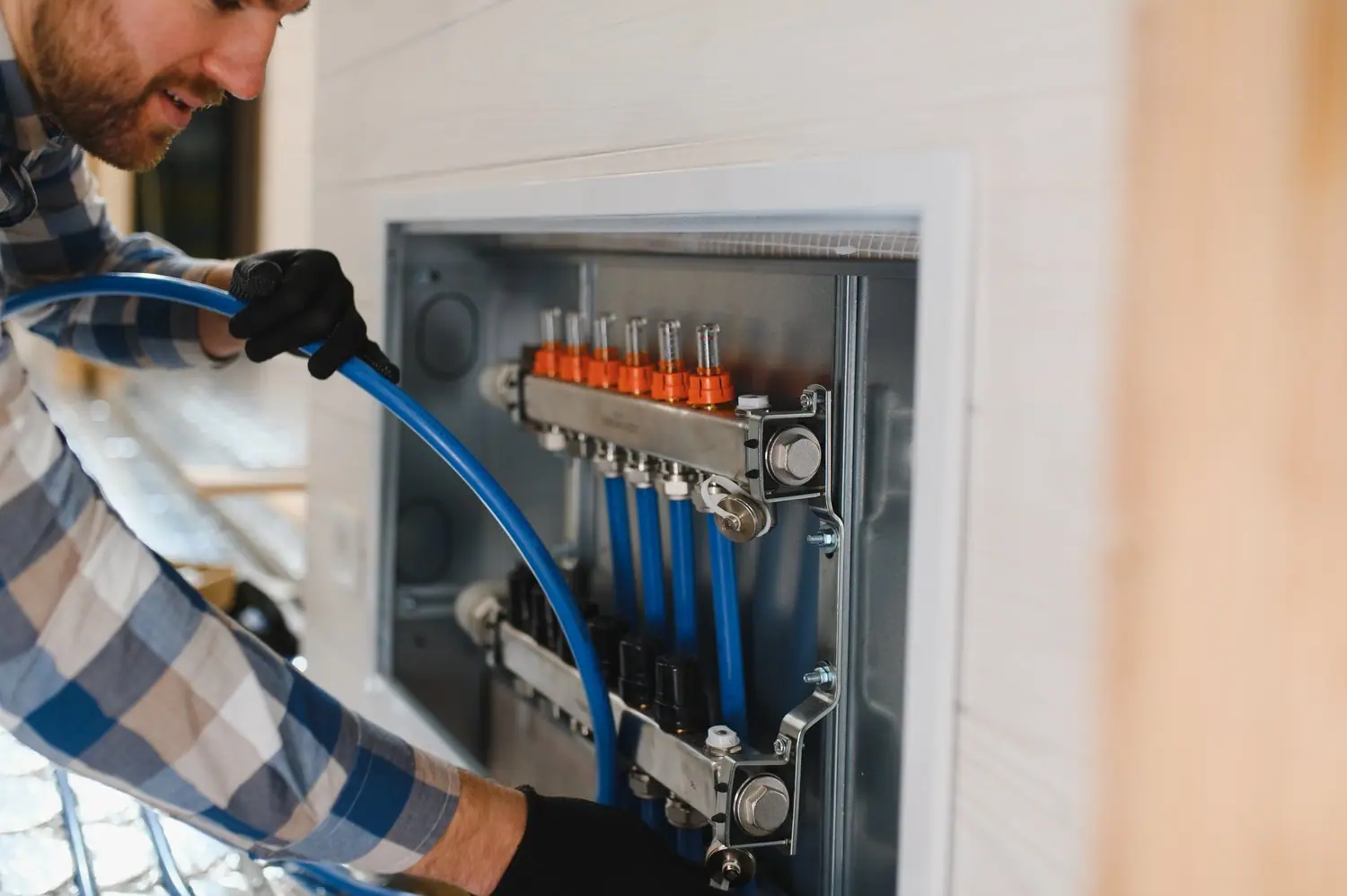 Gdzie umieścić skrzynkę elektryczną w domu: wymogi i lokalizacja
